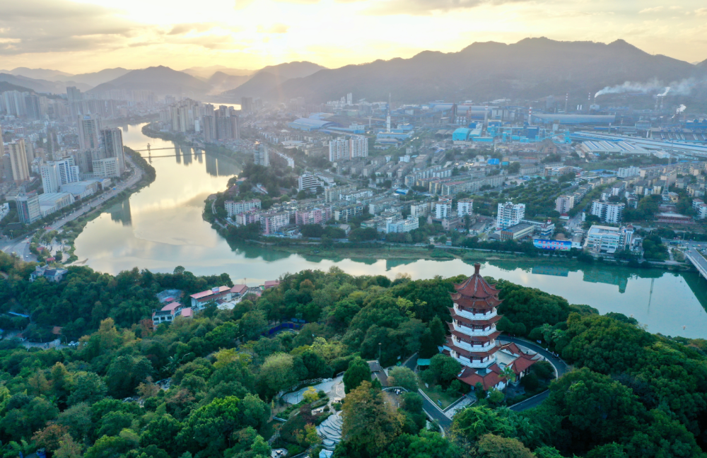 福建,福建之光，高科技产品引领未来，科技改变生活